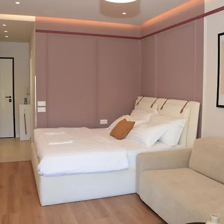 Petit Ritz Apartment *
